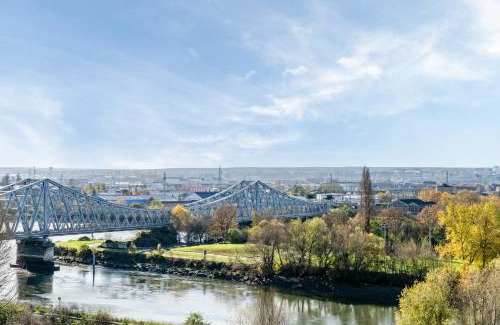 Quartier du Mont Gargan Apartment | Seine View Retreat in Rouen - Close to City Center