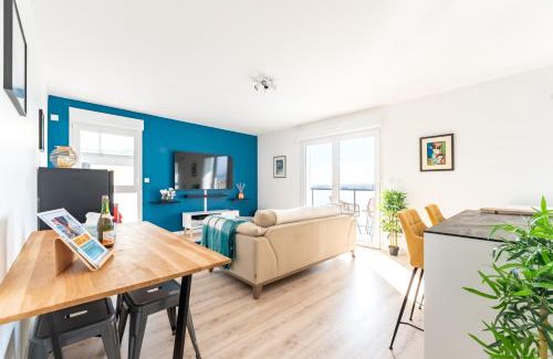 Quartier du Mont Gargan Apartment | Seine View Retreat in Rouen - Close to City Center