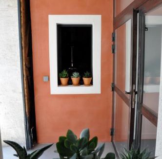 Meze Apartment | Family-Friendly Escape at Rouge Pompon - Rated 9/10!