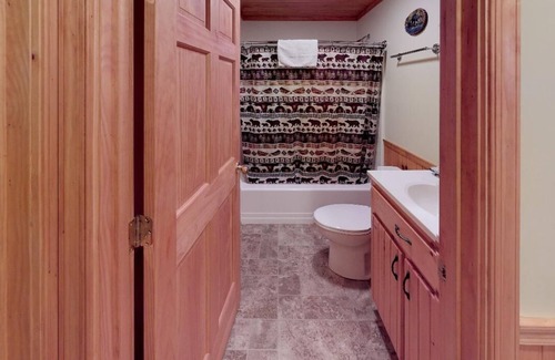 Sabinsville Cabin | Experience Rough Cut Lodge - Suite 5 with Family-Friendly Amenities