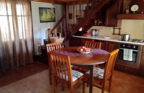 Sfakera House | Discover Roula's House: Oceanfront Family Paradise