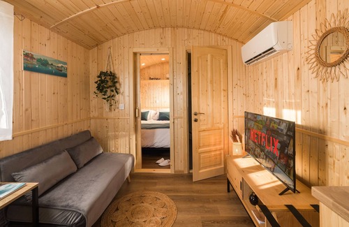 Menthonnex-sous-Clermont Ski Chalet | Roulotte Paradis: Insolite, SPA Privatif, Piscine