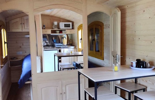 Beyssenac House | Discover Roulotte aux Portes du Périgord: 9.6/10 Rated Stay