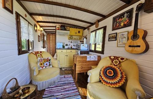 Sigalens House | Discover Roulotte Belle des Prés with Ocean View Pool