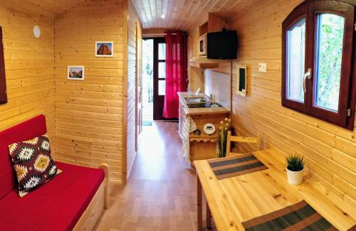 Stockfeld Ski Chalet | Unique Roulotte Comtoise Experience in Strasbourg