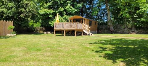 Morainville-Jouveaux House | Nature Retreat at Roulotte Escapade in Morainville