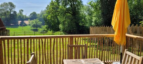 Morainville-Jouveaux House | Nature Retreat at Roulotte Escapade in Morainville