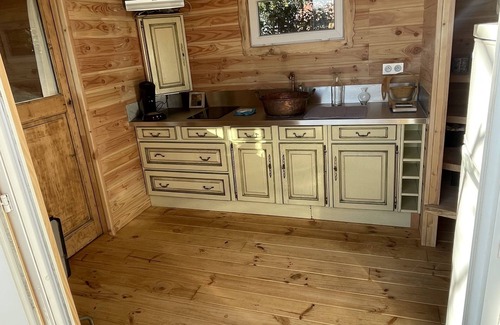 Quinson Cottage | Cozy Roulotte Retreat in the Low Gorges of Verdon