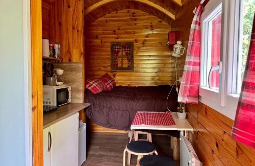 Conde-sur-Seulles House | Experience Roulotte la belle étoile for Unforgettable Stays