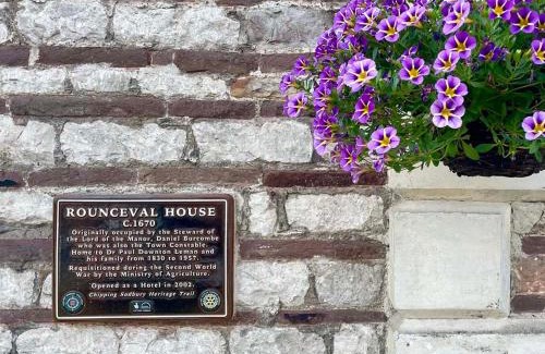 Chipping Sodbury House | Welcoming Rounceval House: Family-Friendly with Kitchenette