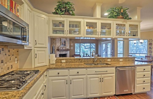 Brushy Bend Park House | Ideal Round Rock Lakefront Home with Water Toys & Fire Pit