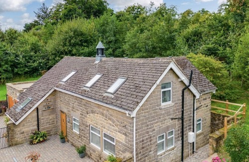 Lofthouse Cottage | Roundhill Coach House: Explore the Yorkshire Dales Retreat