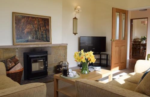 Culworth House | Roundhill: A 4-Star Getaway for Families and Pets