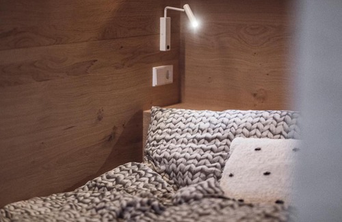 Rasun di Sopra Apartment | Cozy Rousa Guesthouse: Perfect for Family Getaways