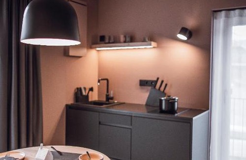 Rasun di Sopra Apartment | Cozy Rousa Guesthouse: Perfect for Family Getaways