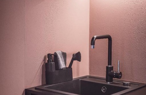 Rasun di Sopra Apartment | Cozy Rousa Guesthouse: Perfect for Family Getaways