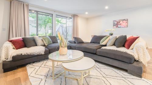 Rouse Hill House | Rousehill 4BR House: Ideal for Families Near Train & Parks