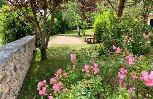 Vue House | Relax at Roustais sous la couette with Ocean Views