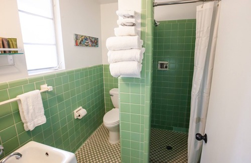 Maggie Valley Hotel | Route 19 Inn: Guest Rated 9.6 with Pool and Spa Amenities