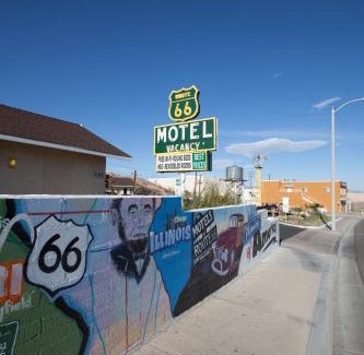 Barstow Hotel | Cozy Route 66 Motel: Pet-Friendly & Wheelchair Accessible
