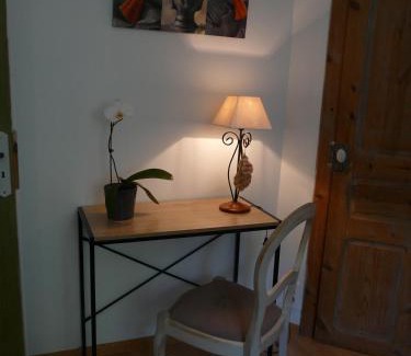 Le Girouard House | Pet Friendly Escape at Route de Nieul - Rated 9.5/10