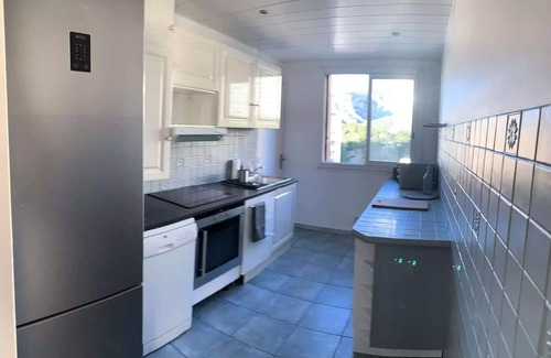 La Panouse Apartment | Rouviere Residence: Ideal Oceanfront Escape for 8 Guests
