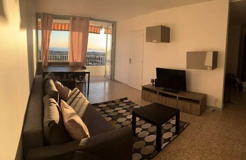 La Panouse Apartment | Rouviere Residence: Ideal Oceanfront Escape for 8 Guests