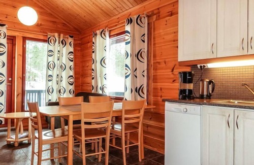 Sirkka House | Rovarakka 1 a: Lake View Retreat with Spa & Family Amenities