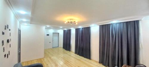 Sheki Apartment | Rovshan's House: Pet-Friendly Retreat with 9/10 Guest Rating