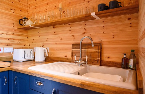Newton Stewart Cottage | Rowan - a pod that sleeps 4 guests in 2 bedrooms