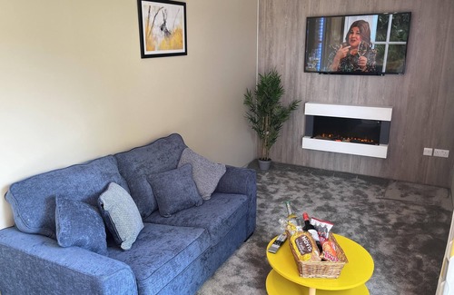 Storwood Cabin | Inviting Rowan Boutique Lodge: A Romantic Retreat for Couples