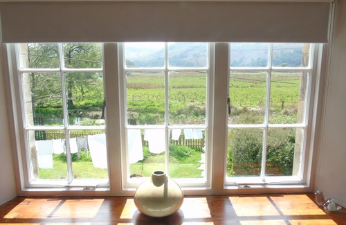 Marybank House | Inviting Rowan Cottage with Lake View & Pet-Friendly Amenities