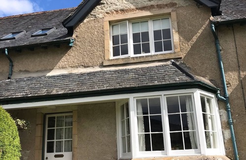 Marybank House | Inviting Rowan Cottage with Lake View & Pet-Friendly Amenities
