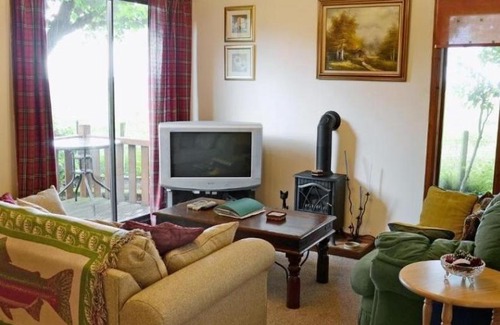 Hunspow House | Discover Rowan Cottage: Best Rated Pet-Friendly Retreat