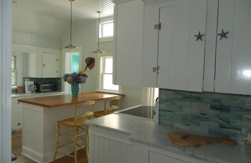Rowayton Cottage | Rowayton Bungalow: Guest Rated 10/10 with Oceanfront Views