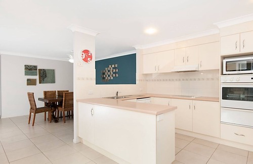 North Creek House | Oceanfront Bliss at Rowlo's Retreat, Rated 8.8/10