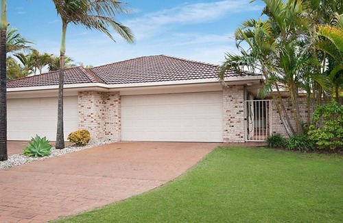 North Creek House | Oceanfront Bliss at Rowlo's Retreat, Rated 8.8/10