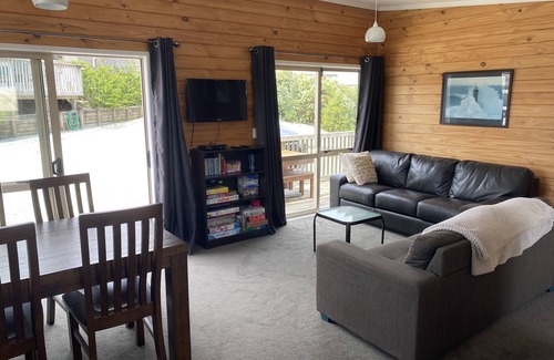 Karkari Peninsula House | Family-Friendly Rowlys Resort with Ocean View & Kitchen