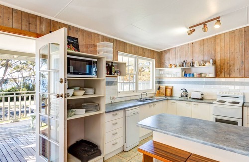 Hyams Beach House | Discover Rowse House at Hyams Beach with Oceanfront Views