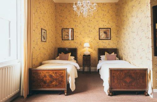 Cardeston Hotel | Guest Rated 10/10 at Rowton Castle with Breakfast Included
