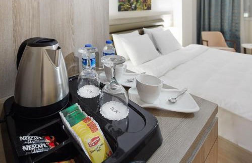 Bahcelievler Hotel | Discover Rox Hotel Istanbul: Family-Friendly & Accessible Stay