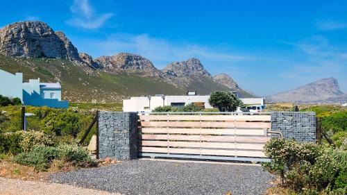 Rooiels Villa | Idyllic Rox Villa with Direct Ocean Access and Private Beach