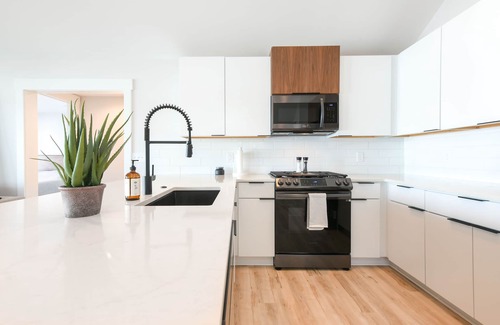 Russells Point House | Roxie's Lake Front House: Top-Rated & Pet Friendly Oasis