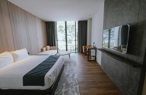 Lundu Hotel | Roxy Beach Resort