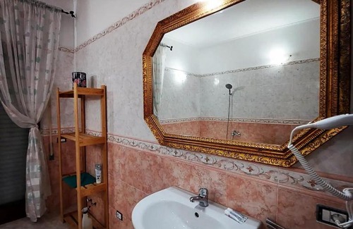 Aprilia Apartment | Inviting Stay at Roxy Camere e Appartamenti with Hot Tub