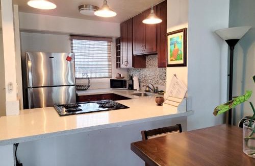 McCully - Moiliili Apartment | Royal Aloha 1207