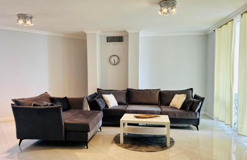 Netanya Apartment | Oceanfront Royal Apartment: Pool & Family-Friendly Stay
