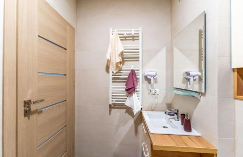 Jibert Apartment | Royal Apartament