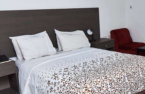 Kumasi Hotel | Discover Royal Basin Resort: Pool, Dining & Family Fun