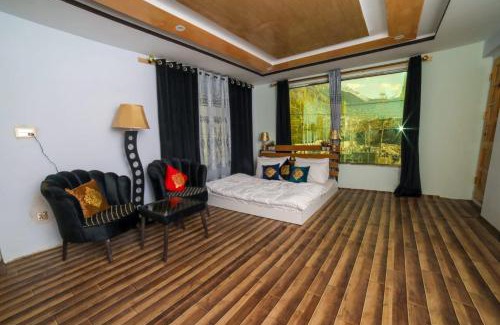 Skardu House | Pet-Friendly Royal Brangsa Guest House for Family Getaways